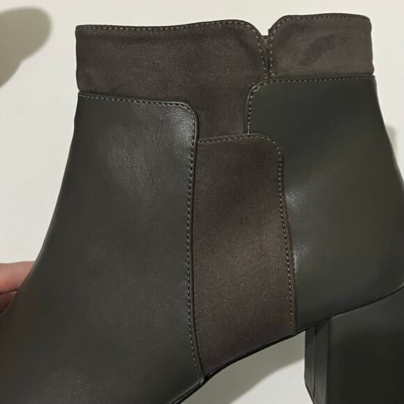 Bell Vita Women's Medley Boots Bootie 12 Gray Suede Elegant Luxury Fall NIB - Picture 6 of 8